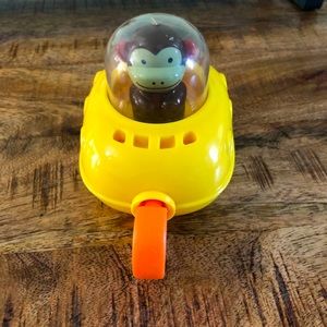 Skip hop zoo bath toy